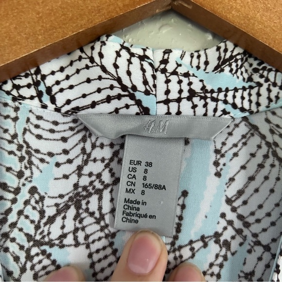 🦋 H&M Blue White Floral Button Down Midi Dress Size 8 - Picture 2 of 7